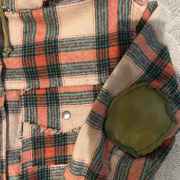 **NWOT POL JACKET**.          Plaid Hooded Jacket with Green Accents - Picture 11 of 11
